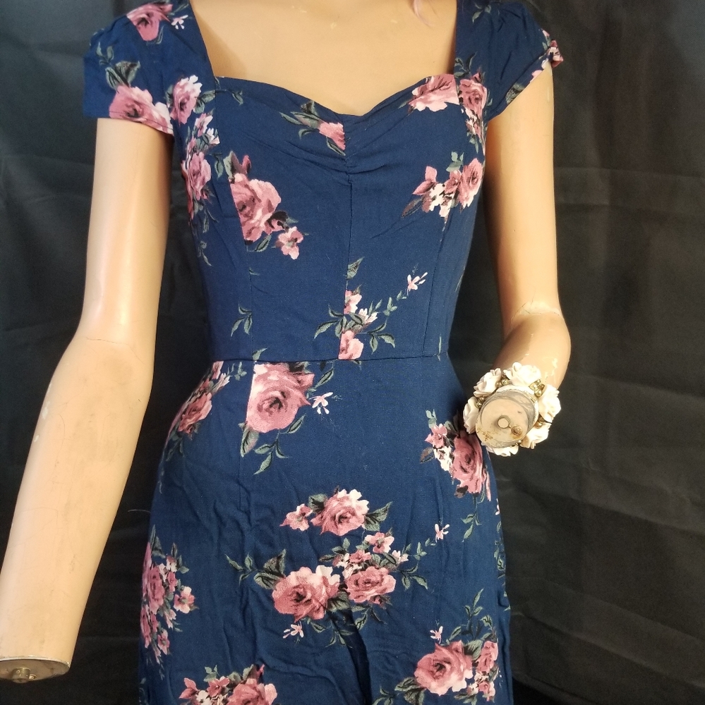 Sweetheart neckline 90's skater baby doll dress